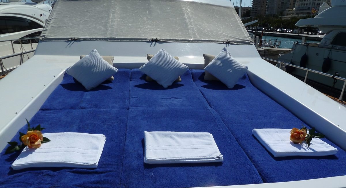 LADY TATIANA yacht charter 1