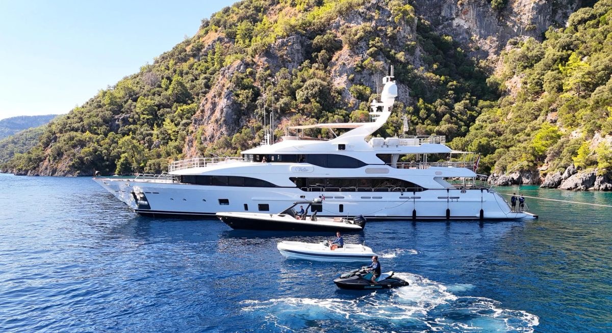 LATIKO yacht charter 5