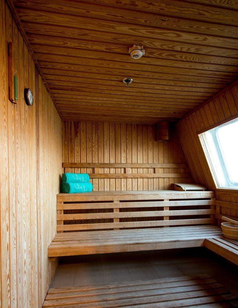 تأجير يخت LAUREN L YACHT CHARTER