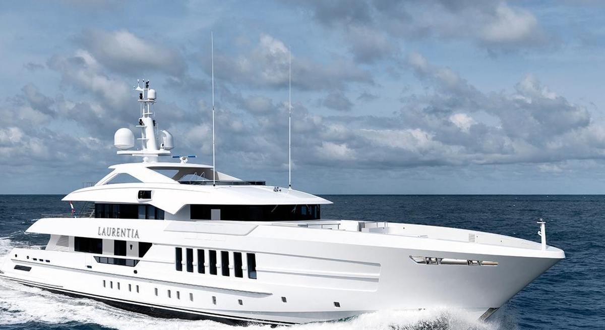 Yacht charter LAURENTIA YACHT CHARTER