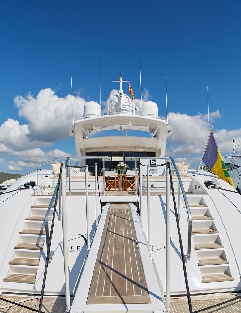 Yacht charter LE MAGNIFIQUE YACHT CHARTER