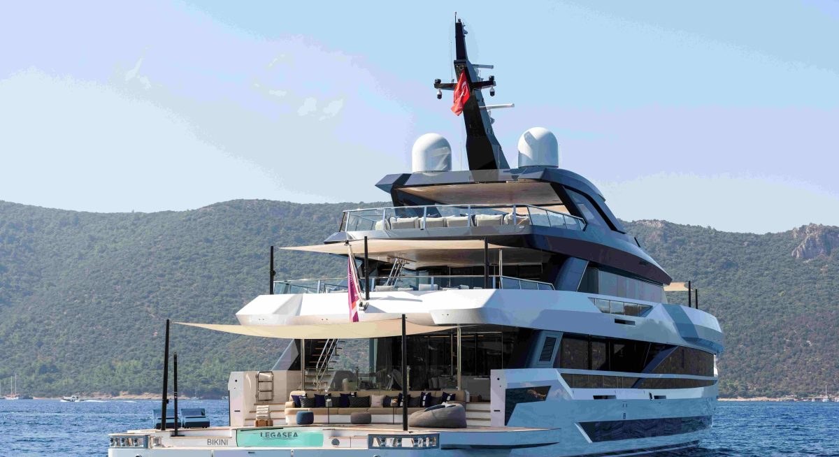 LEGASEA yacht charter 5