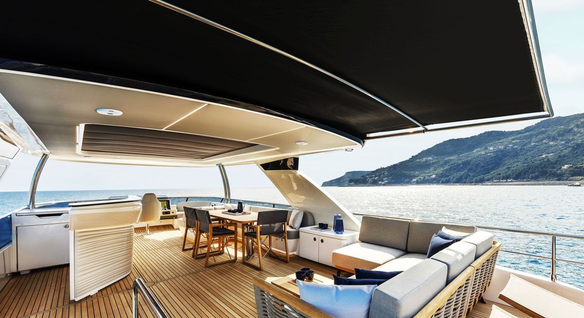 LEGEND II yacht charter 3