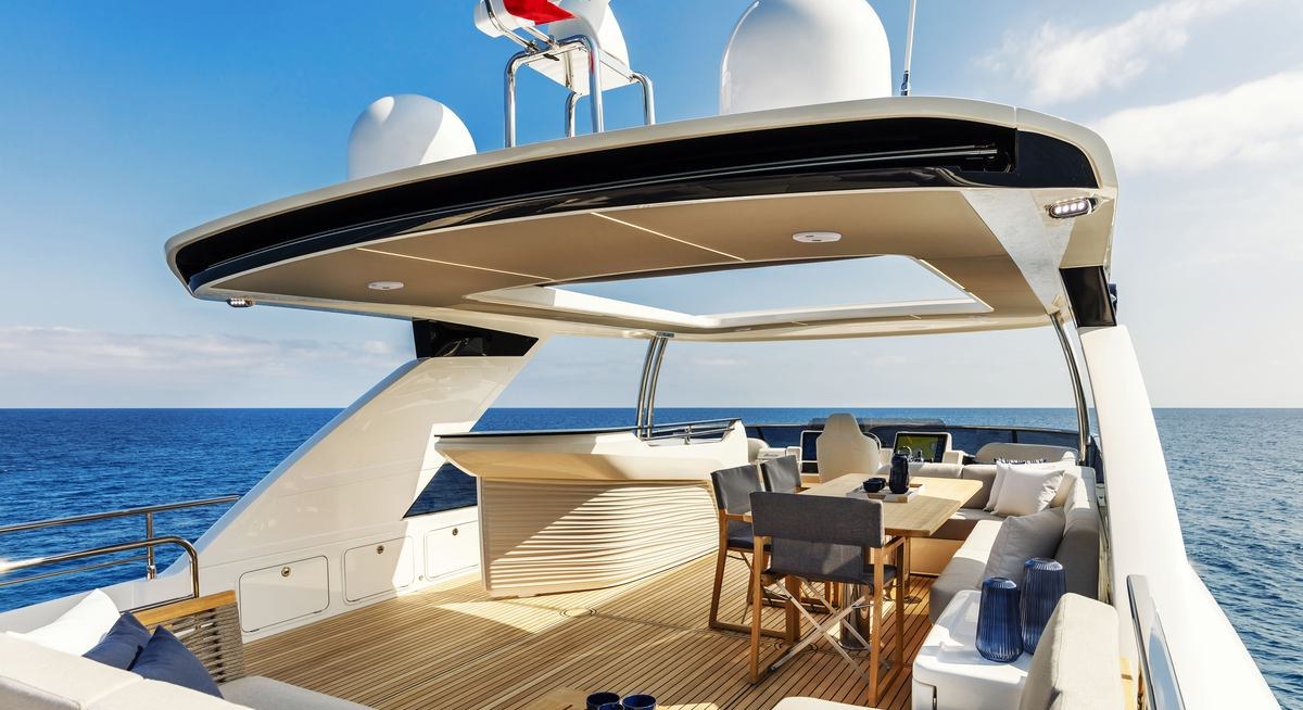LEGEND II yacht charter 2