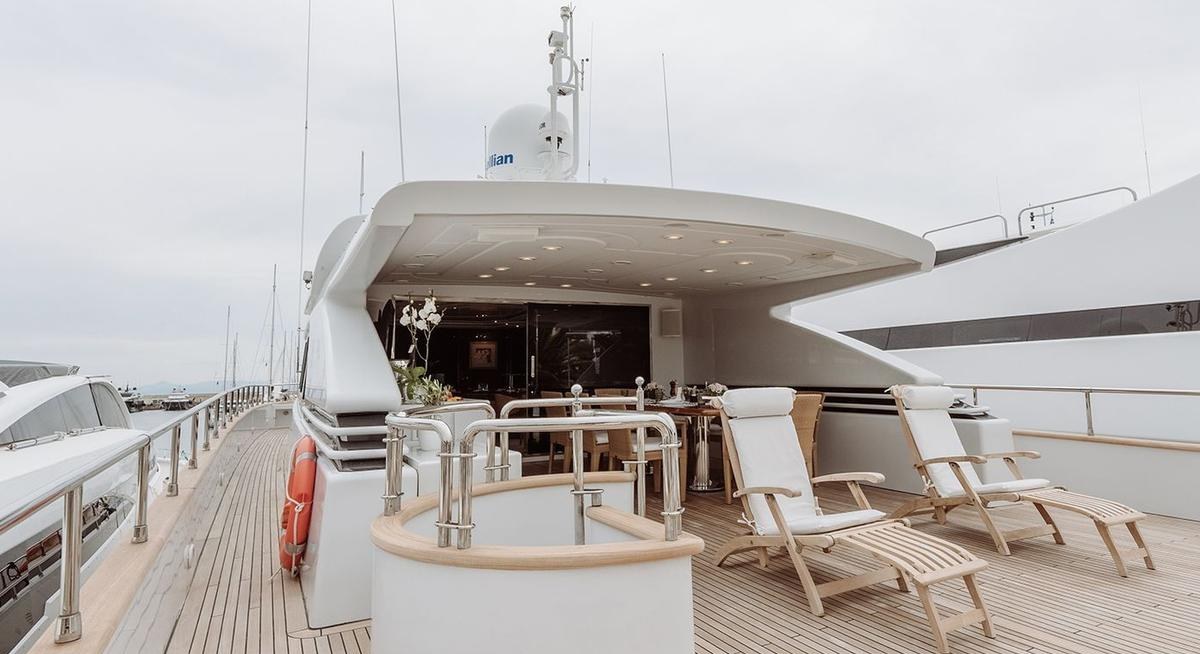 LET IT BE yacht charter 3