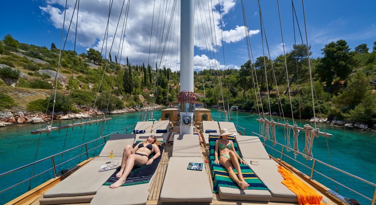LIBRA yacht charter 2