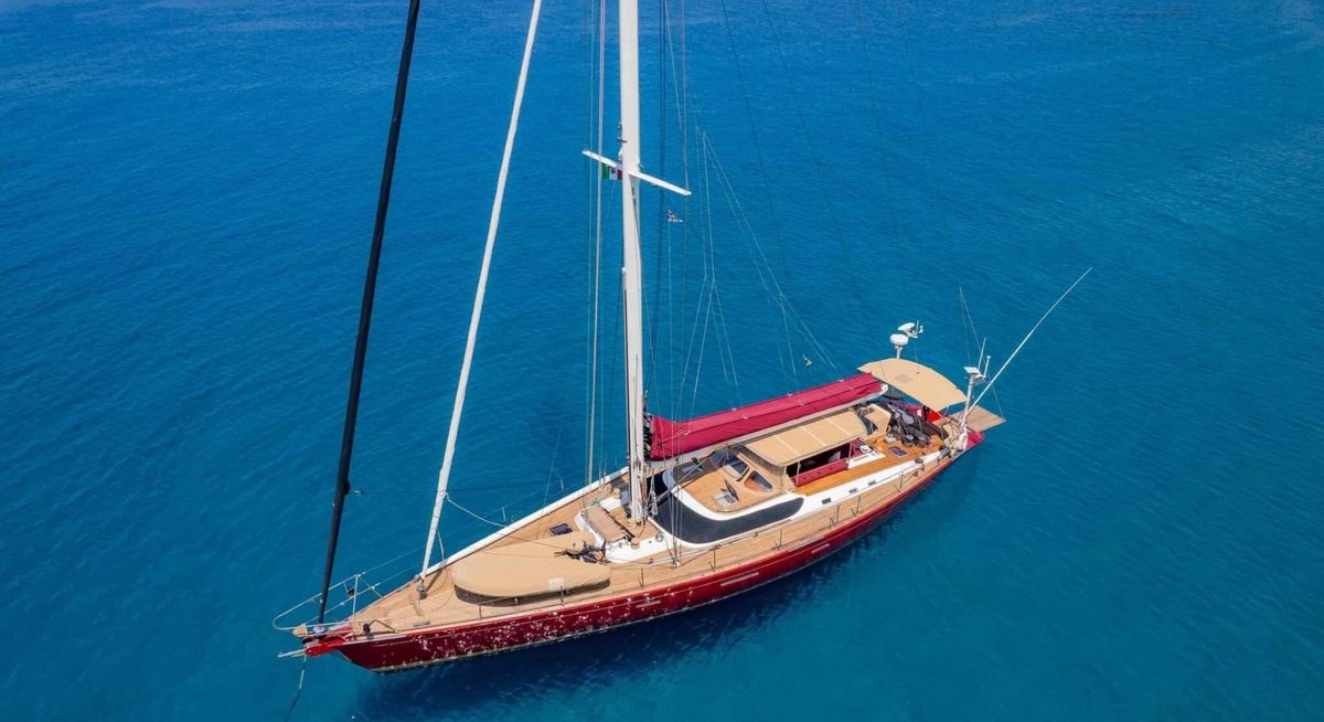 LILLA yacht charter 1