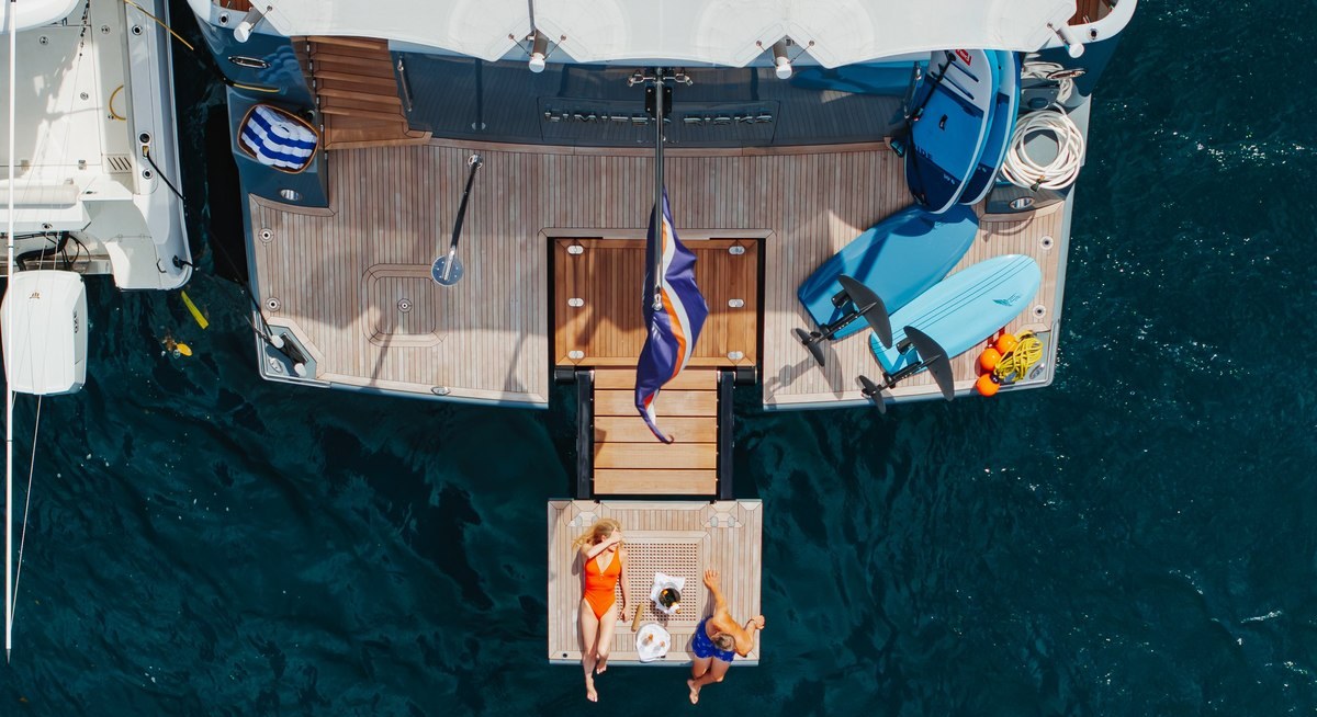 LIMITED RISKS yacht charter 5