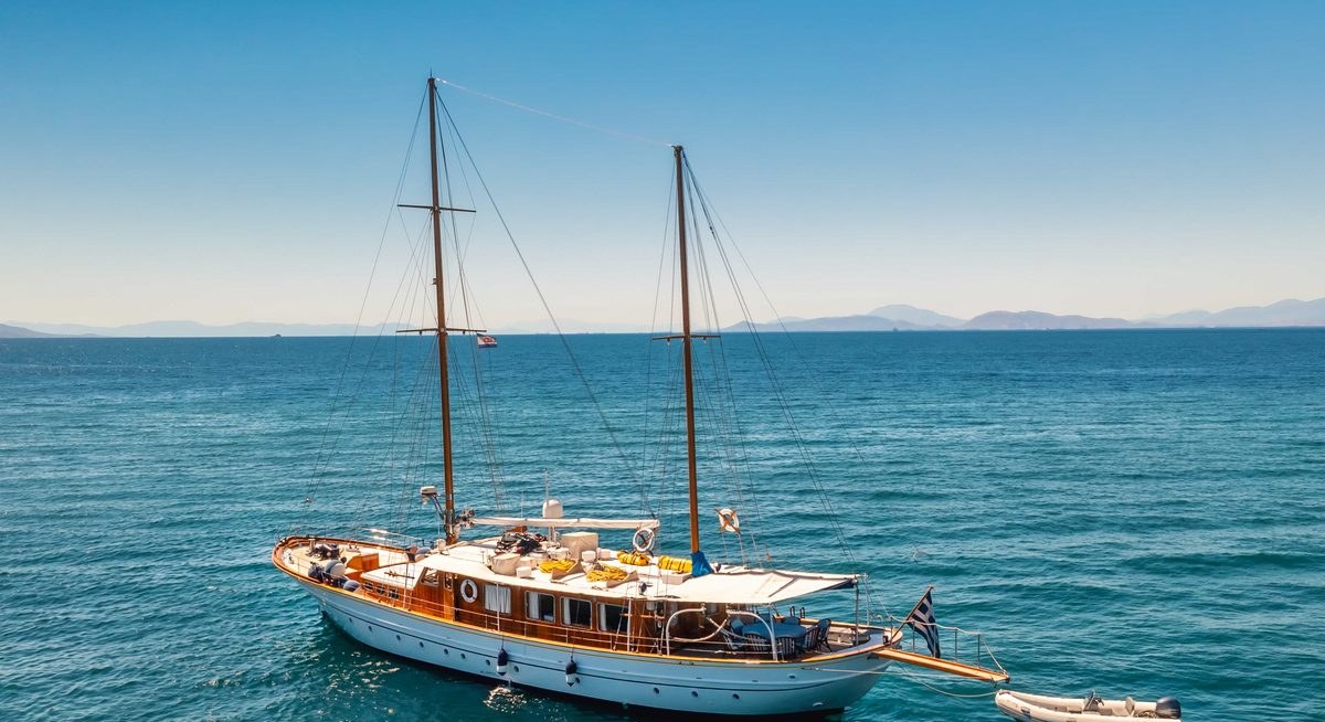 LITHI yacht charter 1