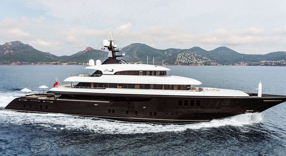 LOON yacht charter 1