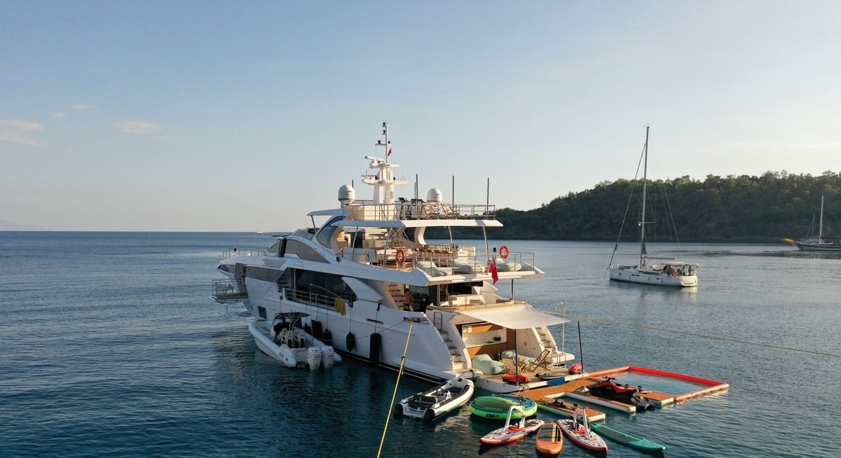 LOVE T yacht charter 5