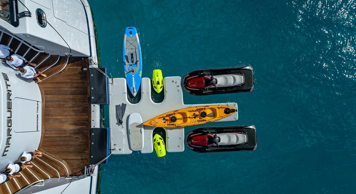 LUNARIS yacht charter 5