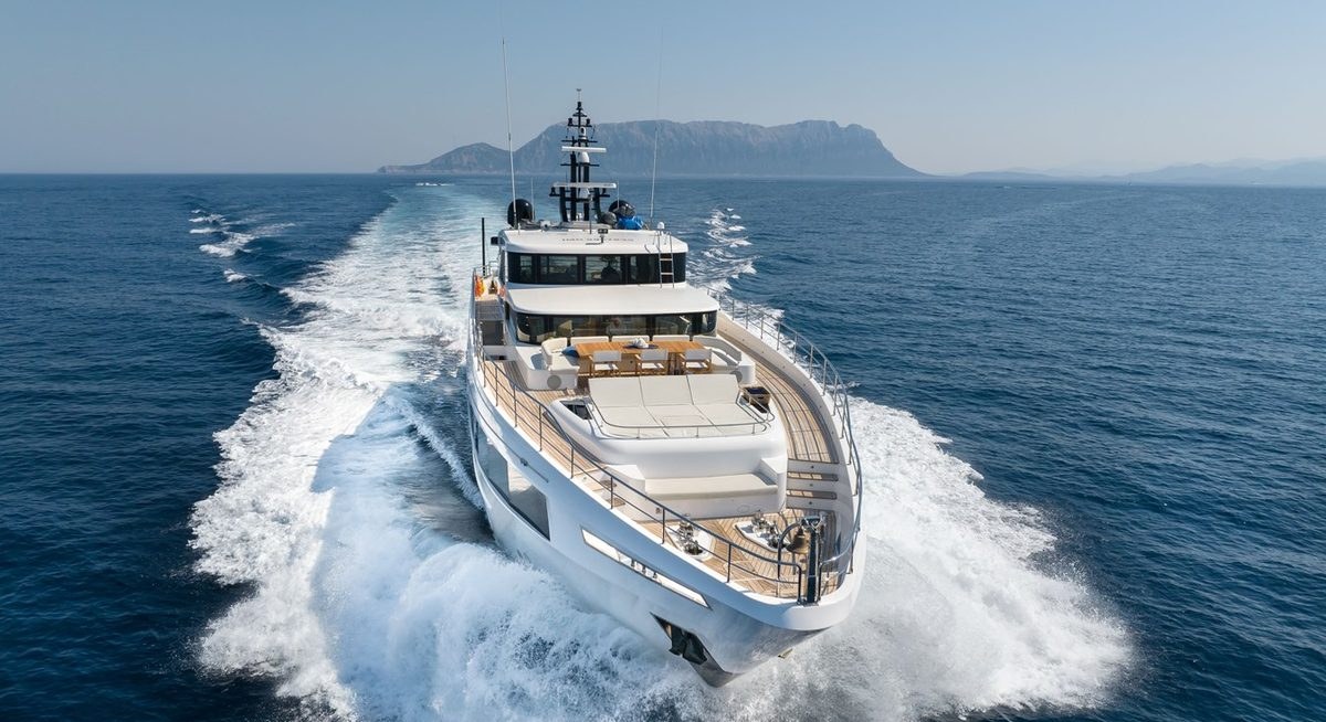 MAD DAY yacht charter 2