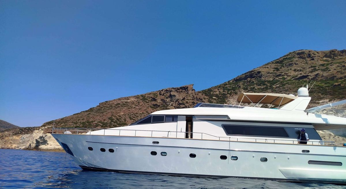 MAMMA'S yacht charter 4