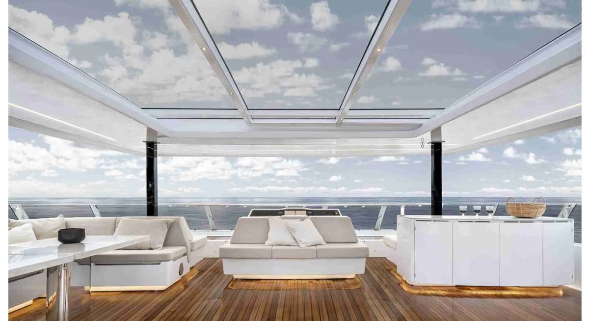 MANTA yacht charter 4