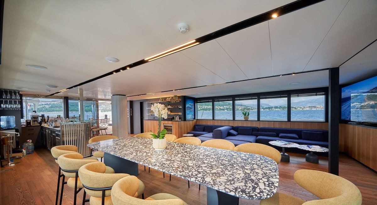 MARALLURE yacht charter 3