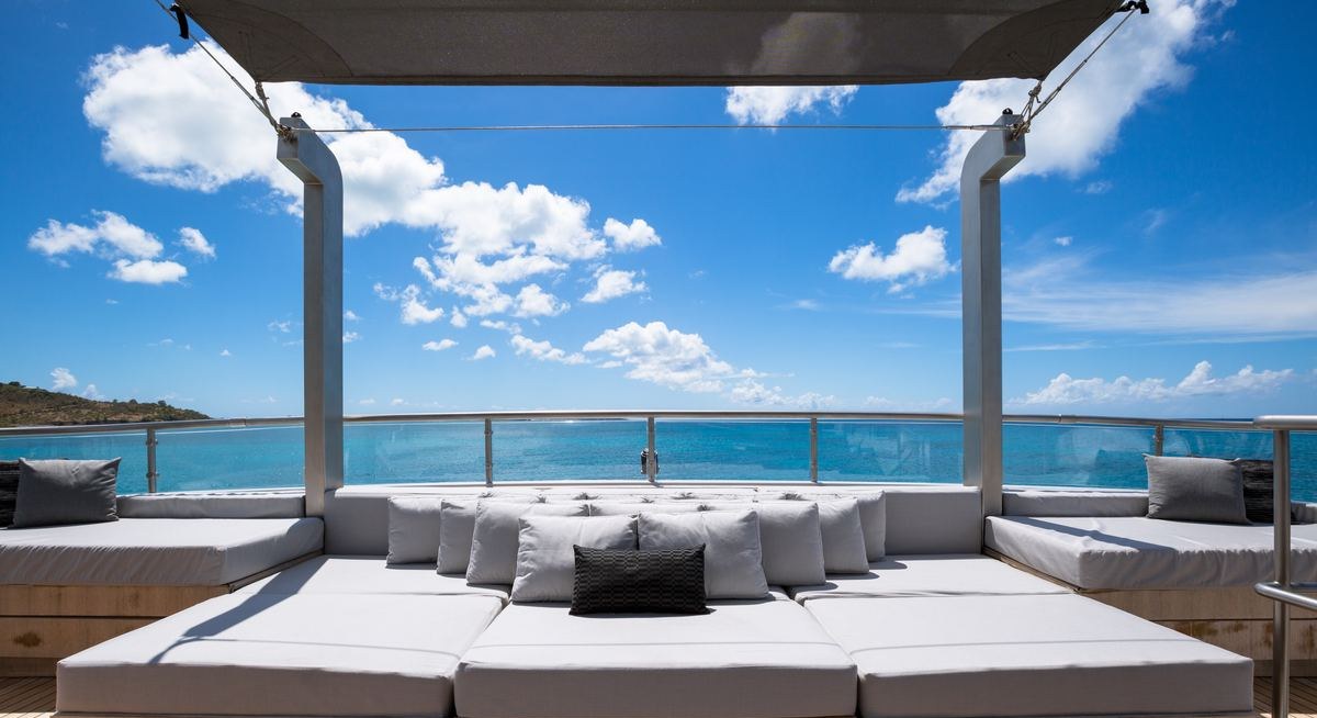 MARIU yacht charter 4