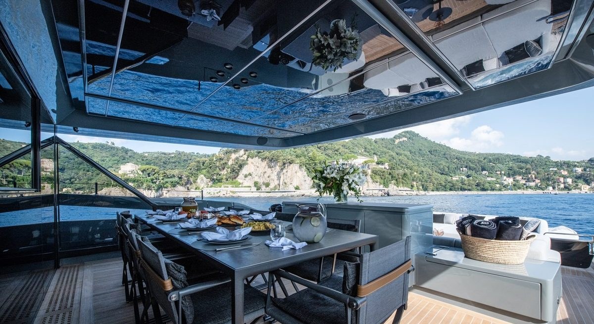 MARTITA yacht charter 4