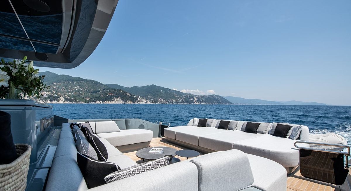MARTITA yacht charter 3