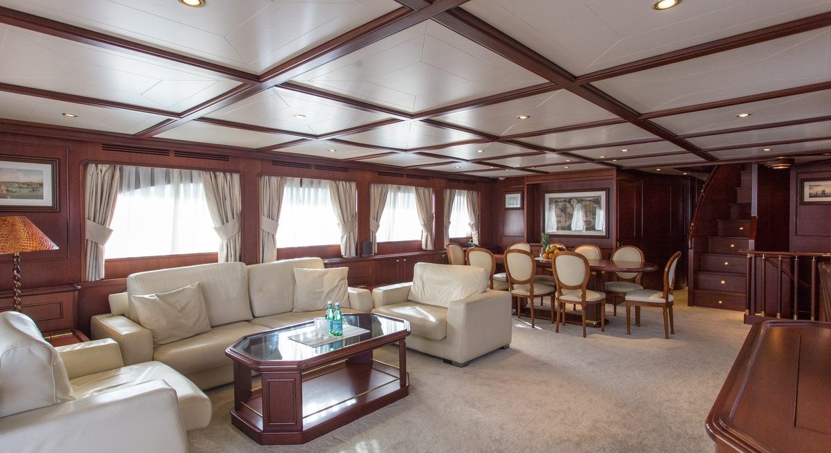 MASCOTTE yacht charter 3