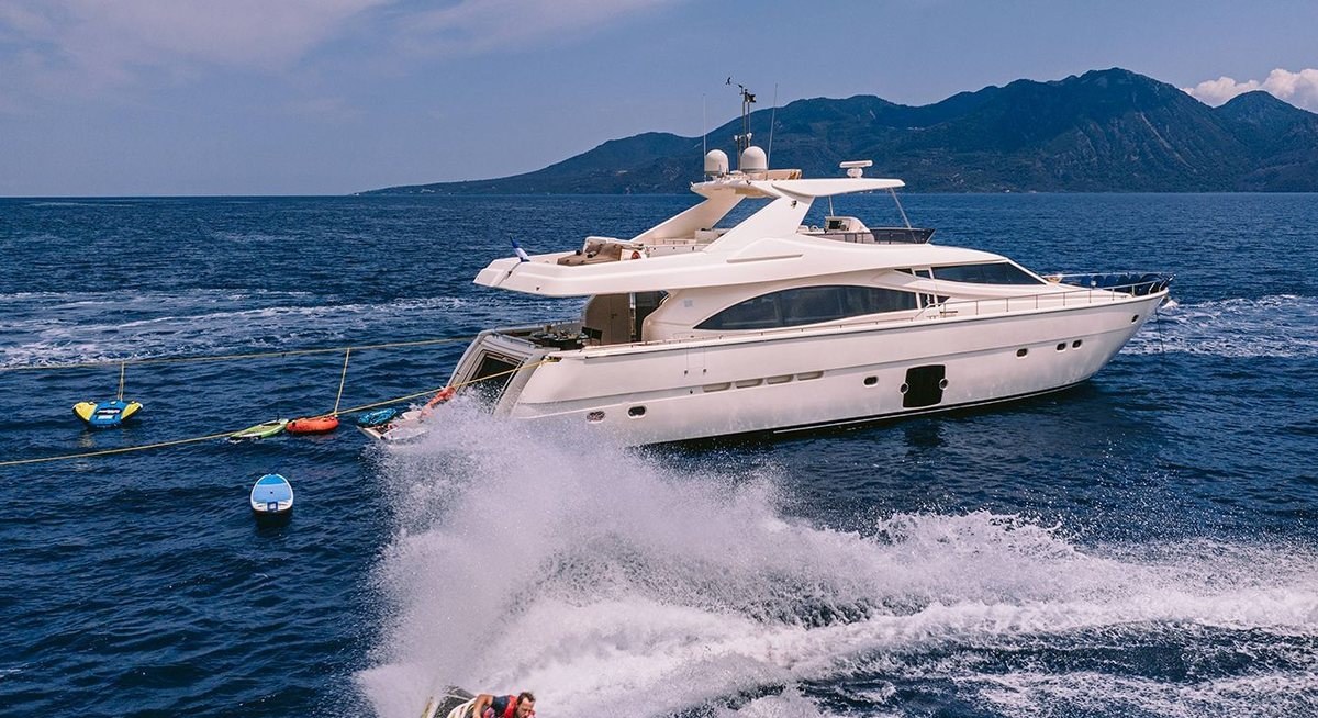 MAYBE NOT yacht charter 5