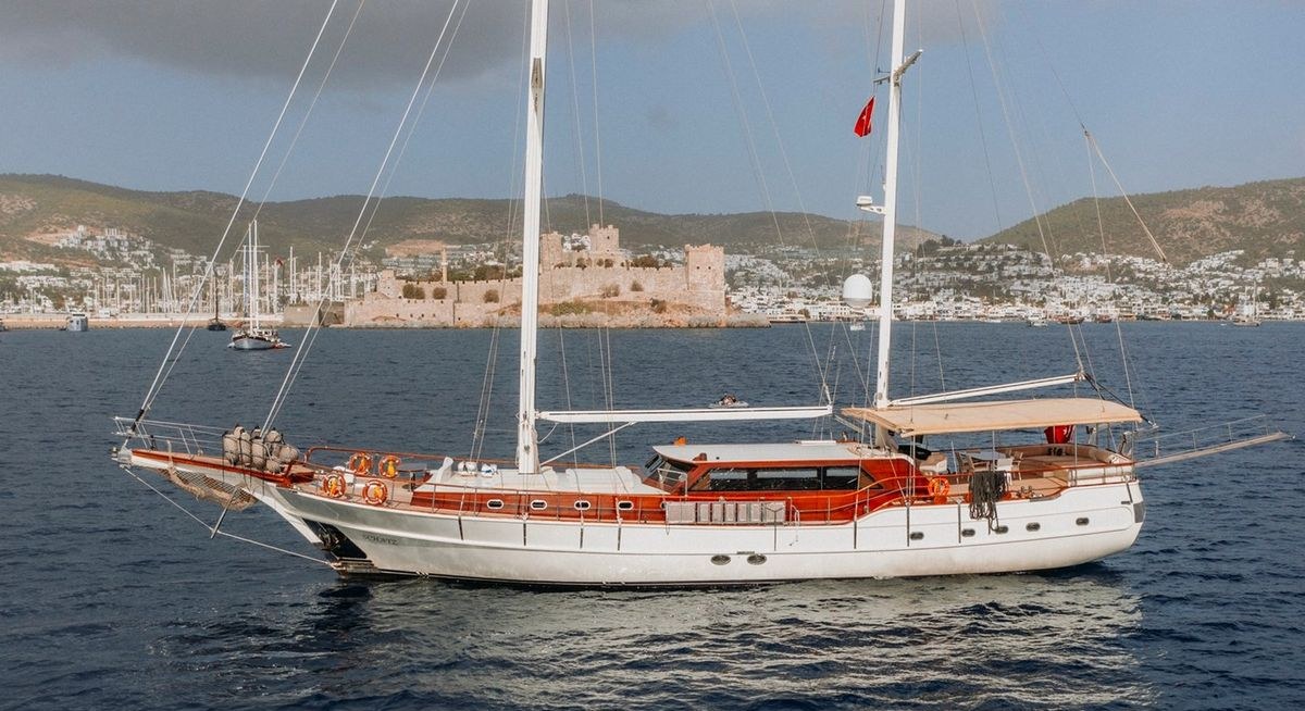 Yacht charter MEIN SCHATZ YACHT CHARTER