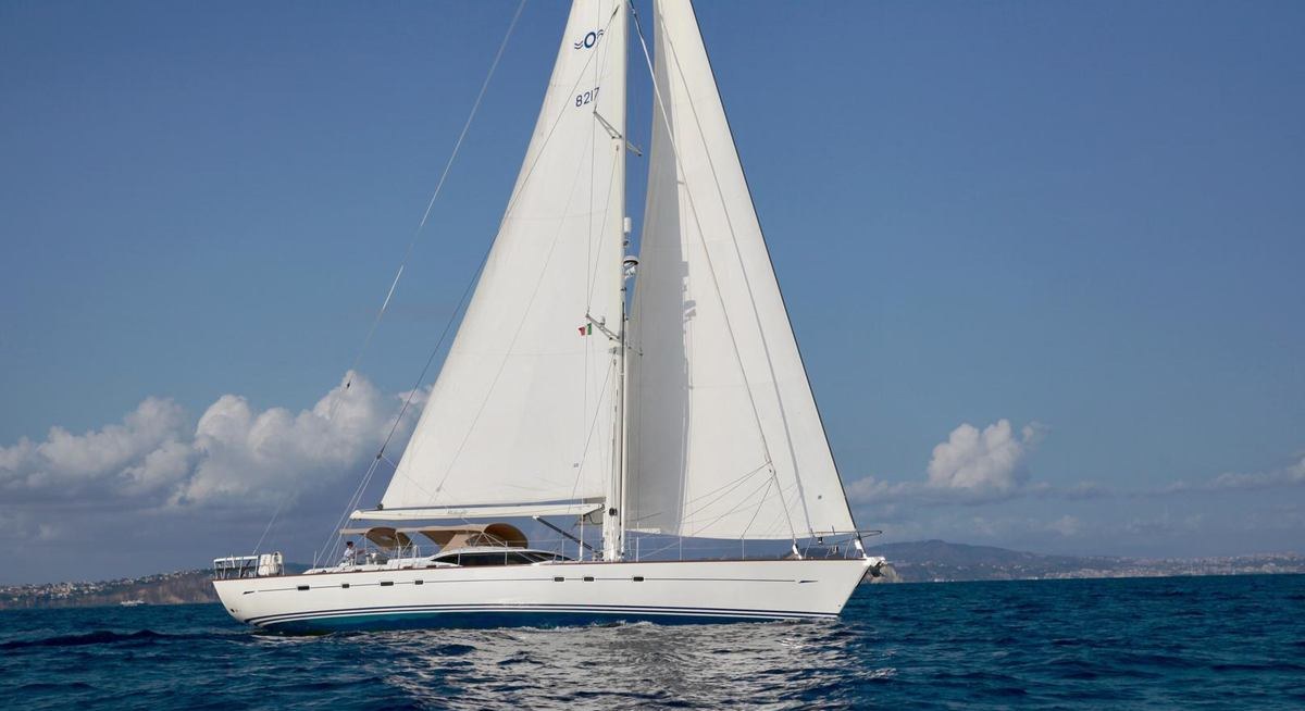 MIDNIGHT yacht charter 3