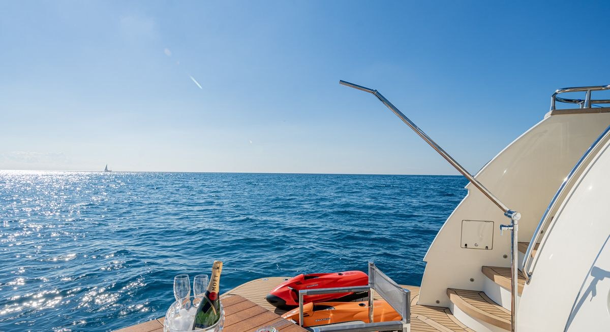 MINOU yacht charter 5