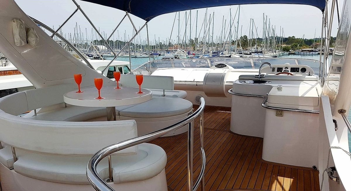 MS. MOUSE yacht charter 3