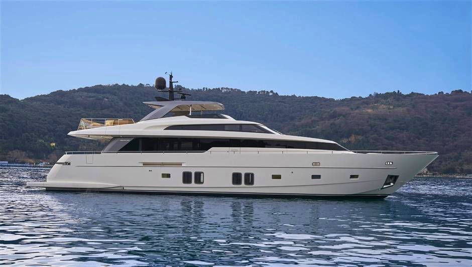 MUMA yacht charter 1
