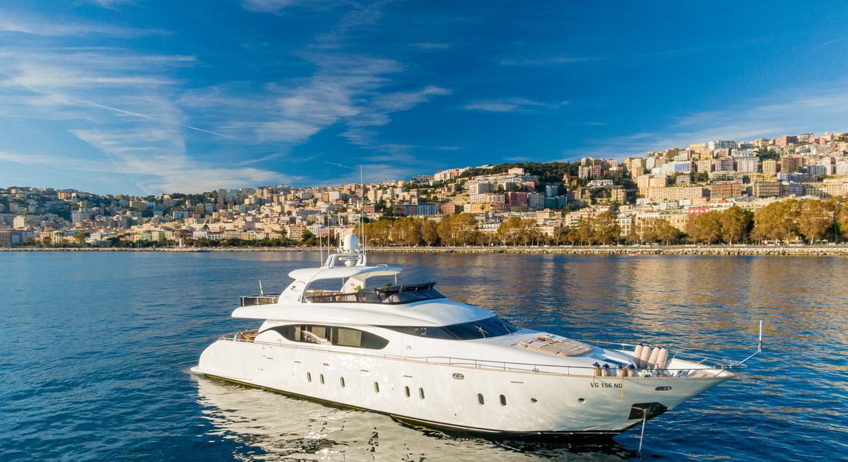 Yacht charter MY LIFE YACHT CHARTER