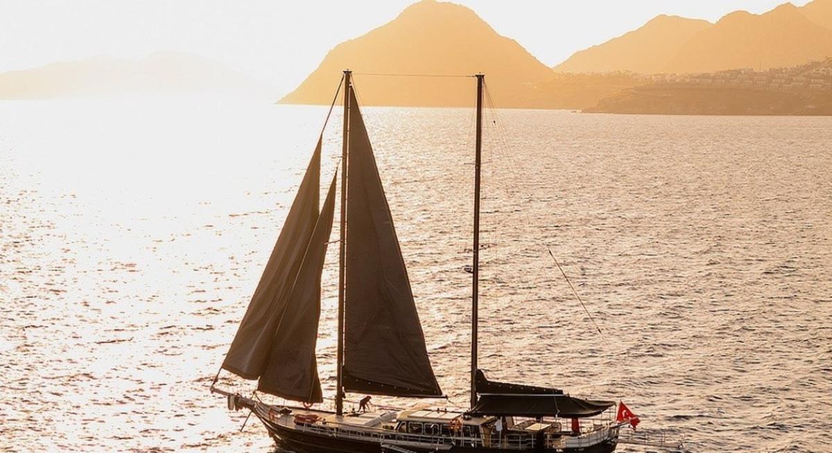 MY LOVER yacht charter 1