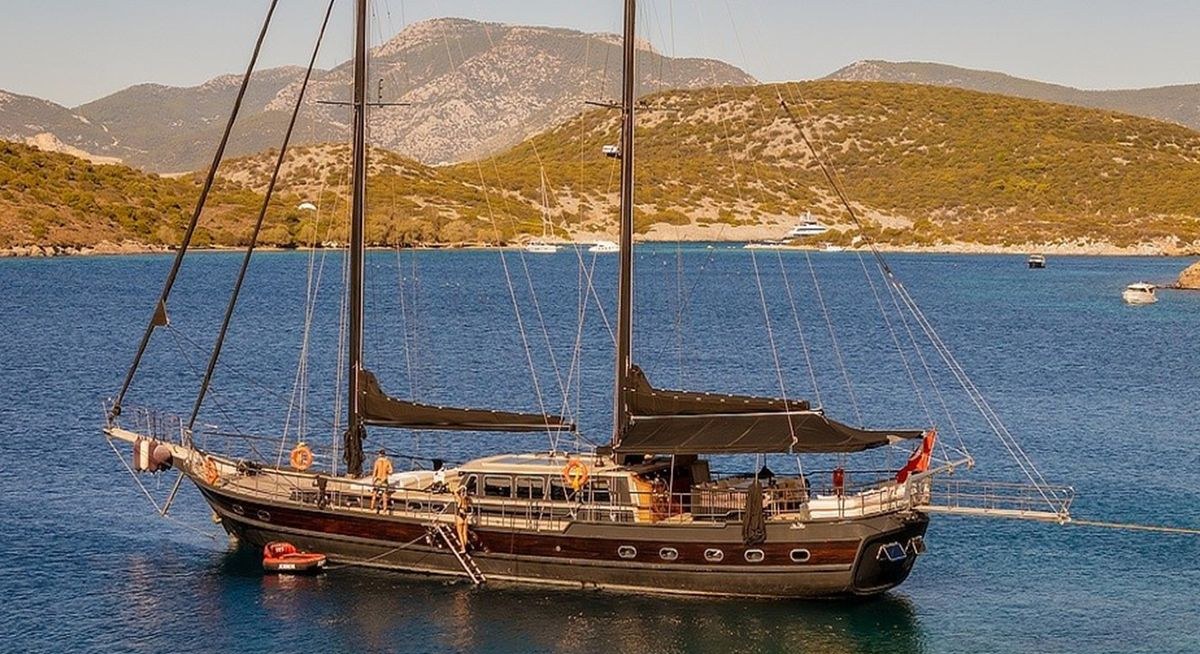 MY LOVER yacht charter 5
