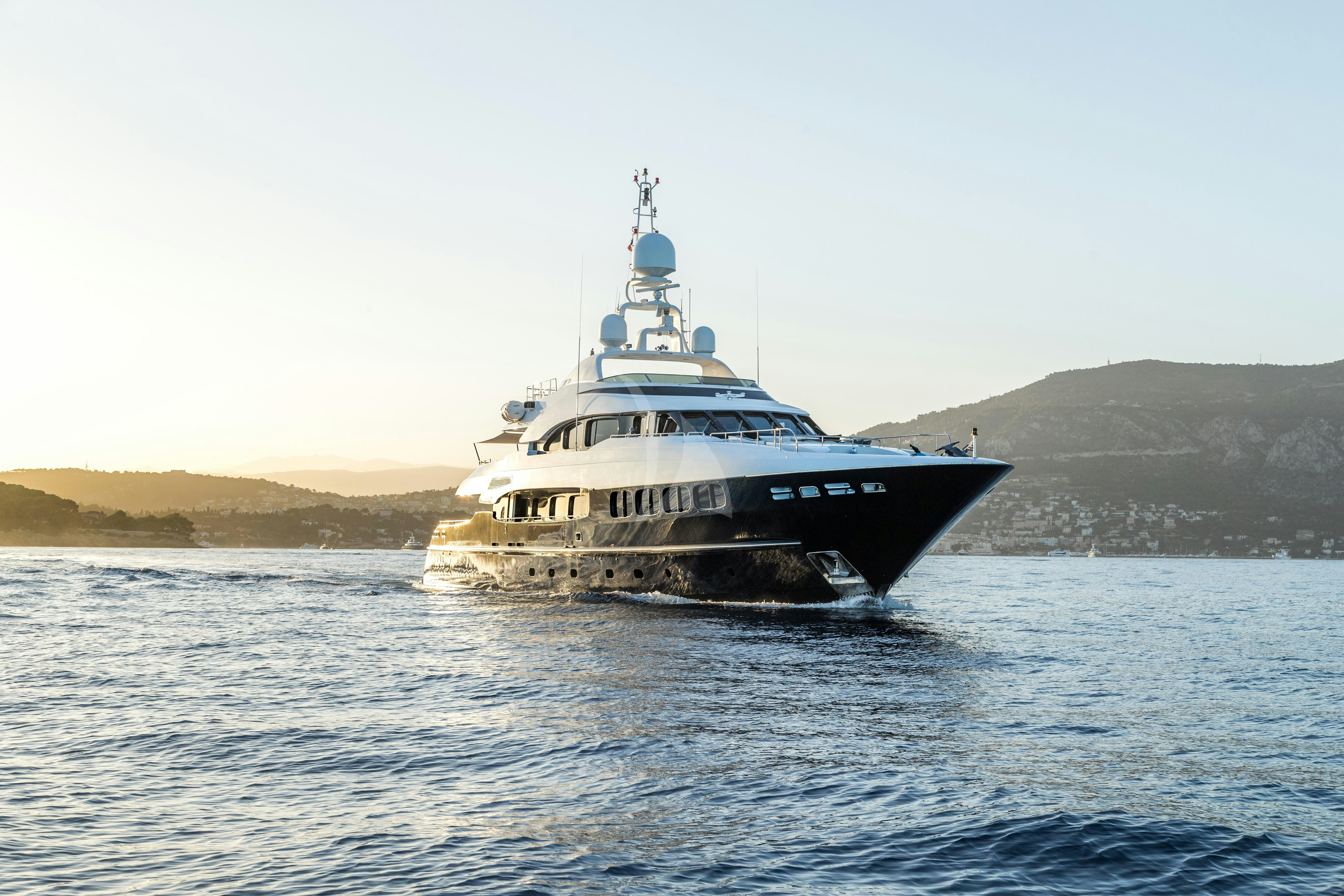 Yacht charter MY WAY V YACHT CHARTER
