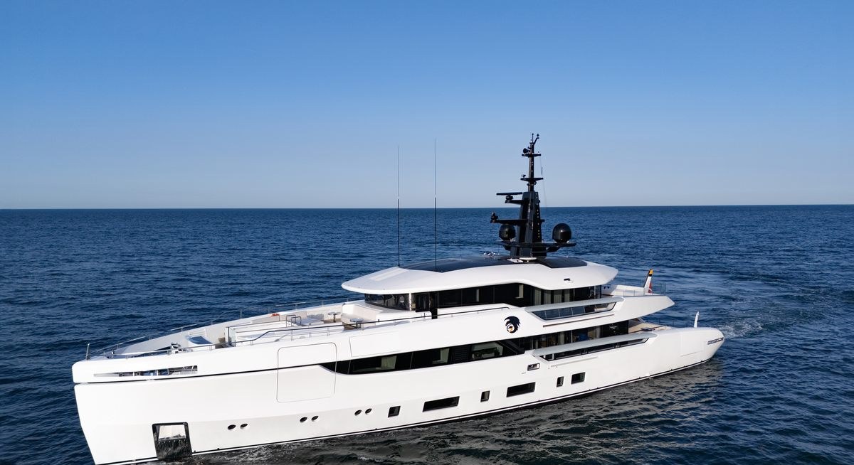 NIGHT FURY II yacht charter 1