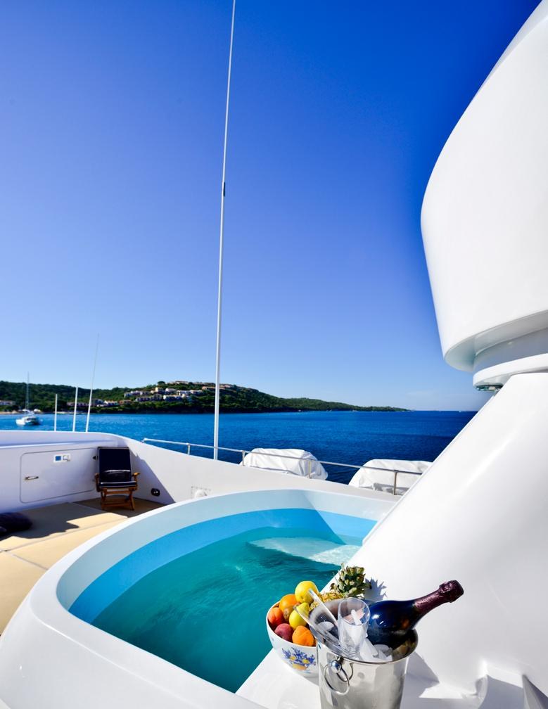 Yacht charter NUMBER NINE YACHT CHARTER