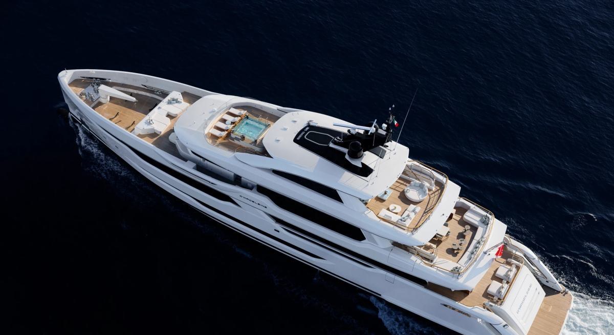 O'MADELEINE yacht charter 5