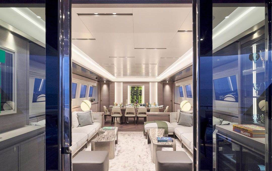 O'NEIRO yacht charter 5