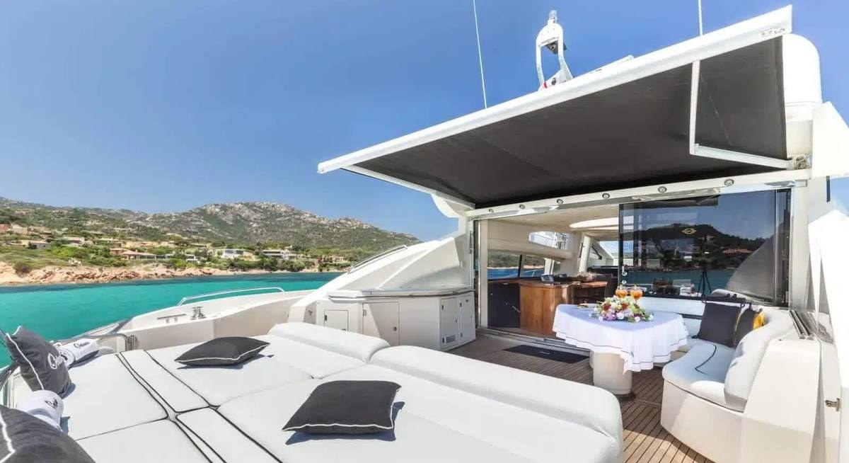 OCTAVIA yacht charter 3