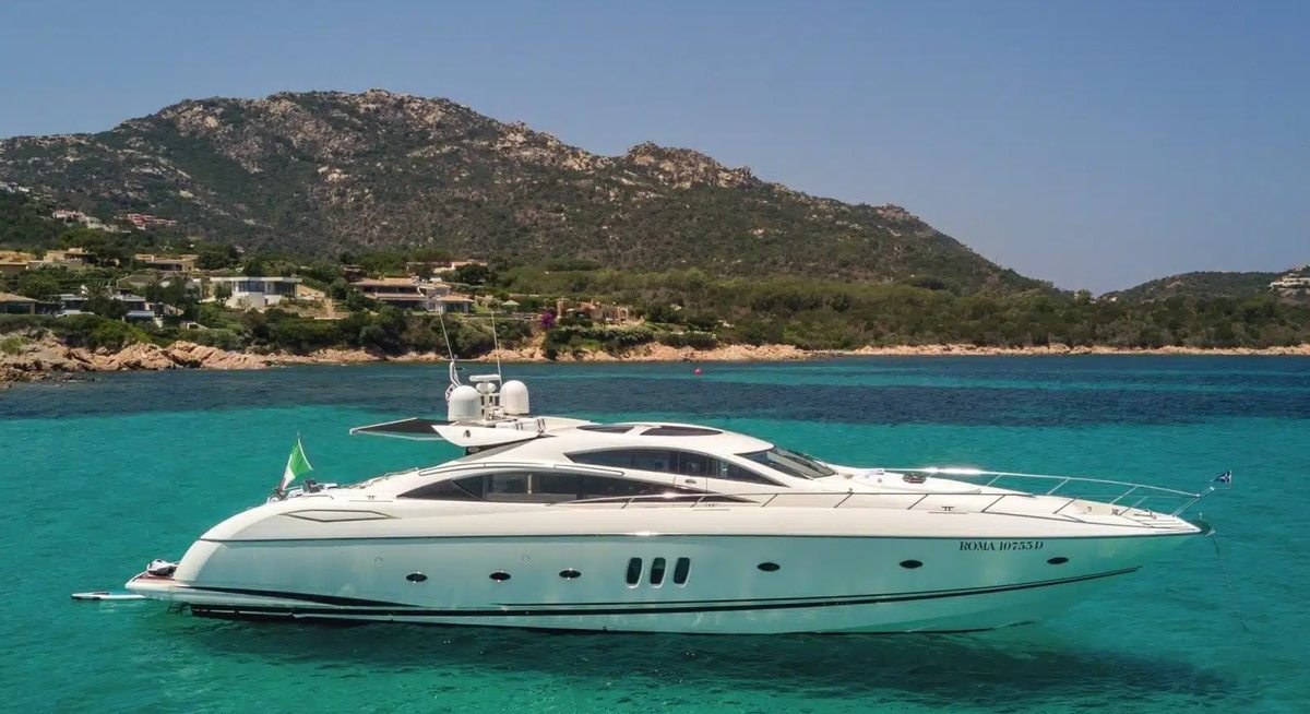 Yacht charter OCTAVIA YACHT CHARTER