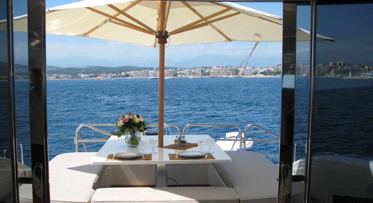 OLA MONA yacht charter 2