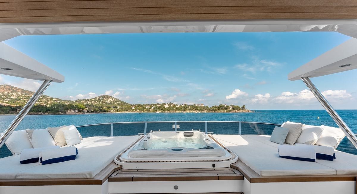 OPTIMISM yacht charter 2