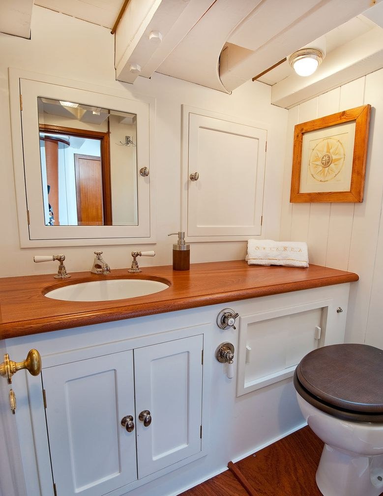 Yacht charter ORIANDA YACHT CHARTER