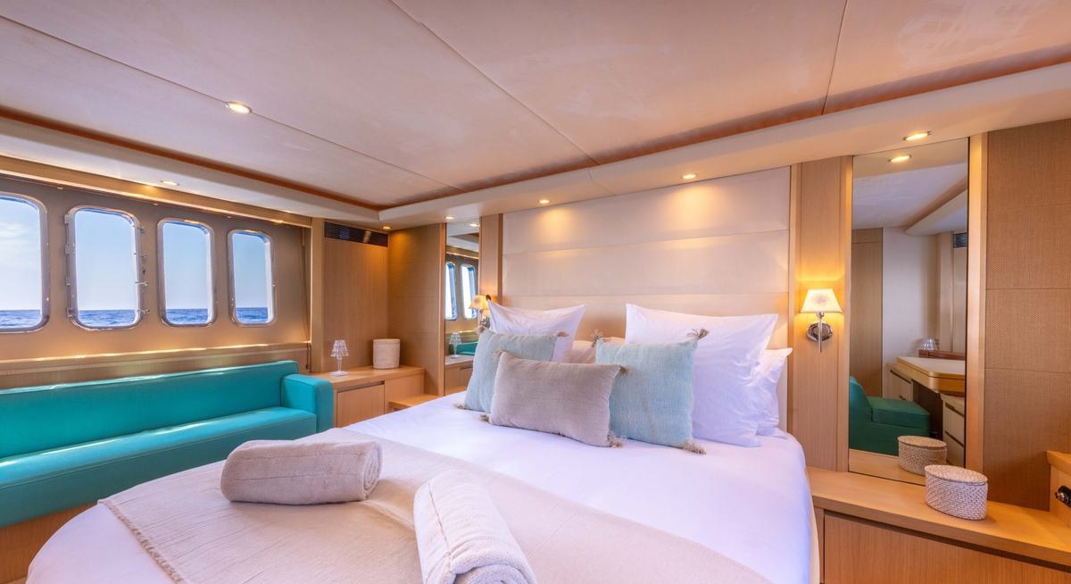 P'TITE BOUILLE yacht charter 5