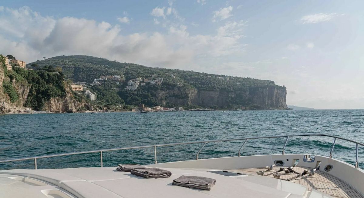 PAMPERO yacht charter 2
