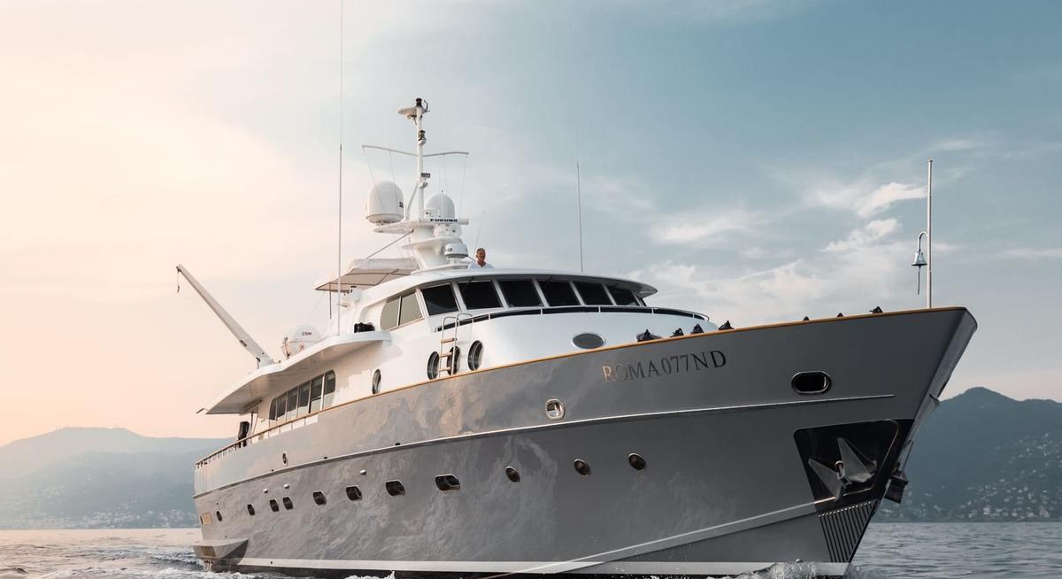 PAOLUCCI yacht charter 4