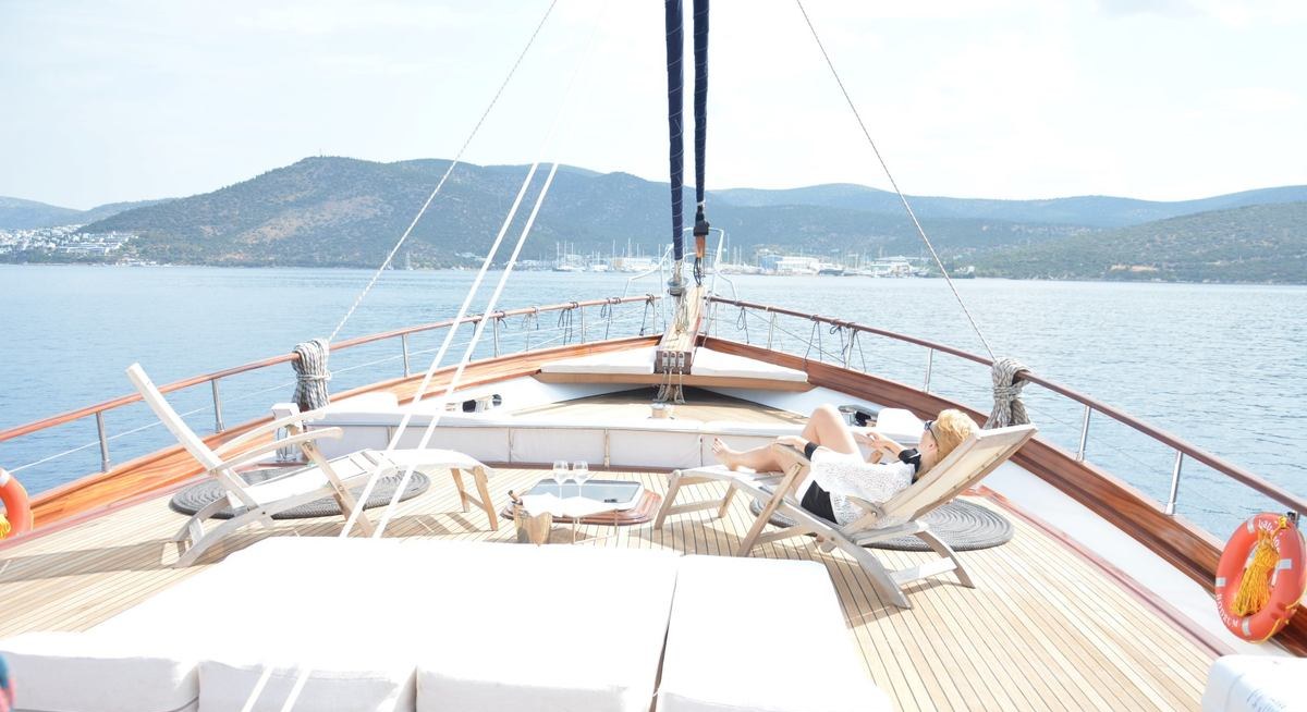 PAPA JOE yacht charter 3