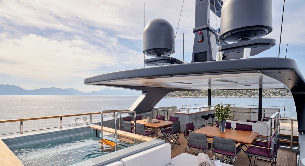 PARA BELLUM yacht charter 2