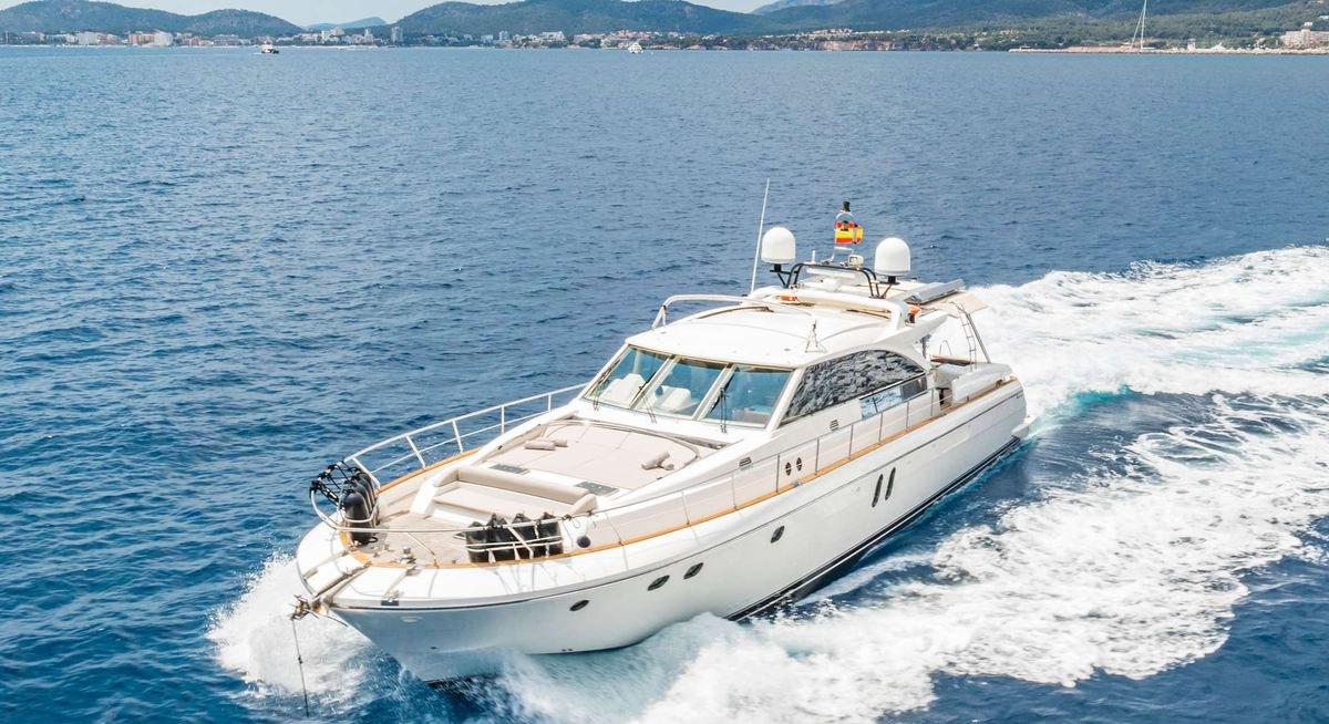 Yacht charter PARODIA II YACHT CHARTER