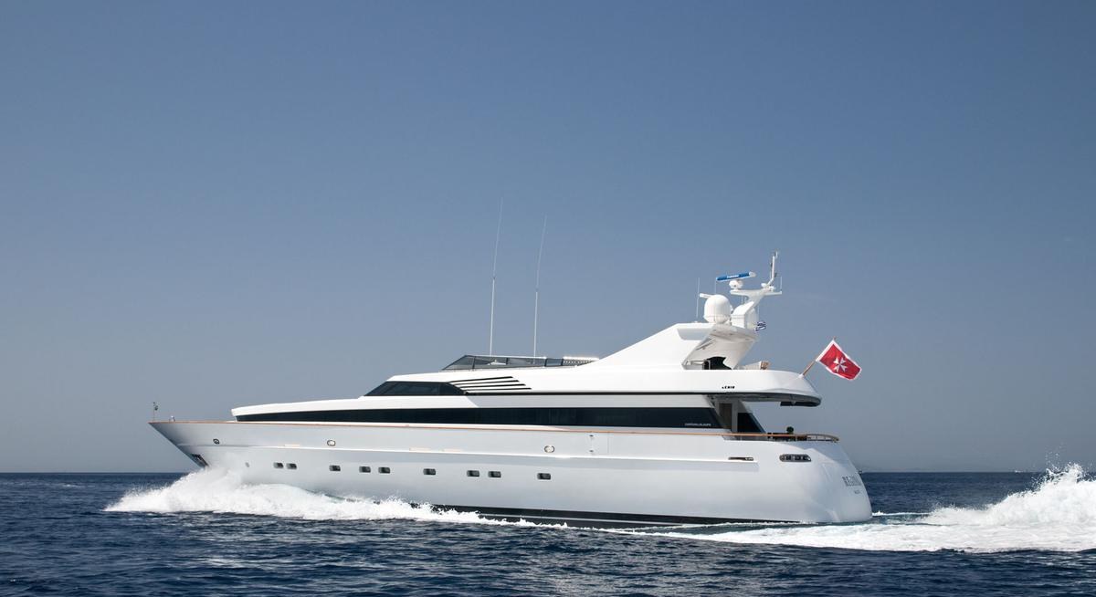 PASTA FLORA yacht charter 1